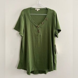 paper + tee tops green short sleeves Top Size 2X NWT